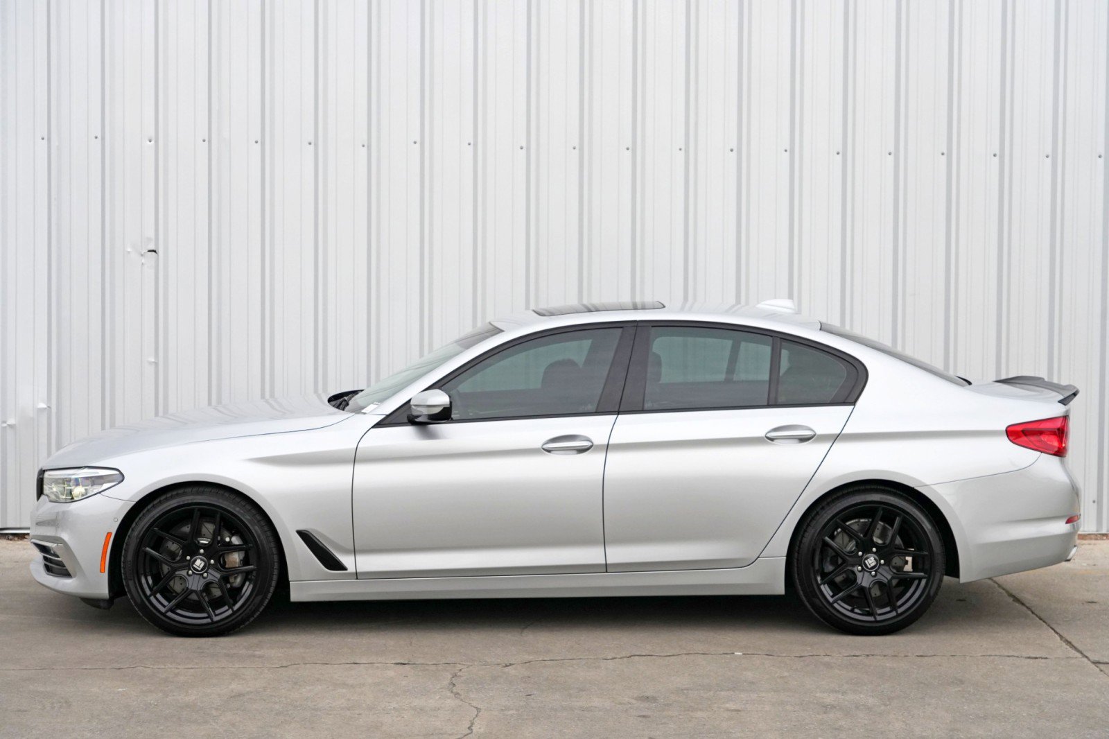 Used 2017 BMW 540i xDrive image 50