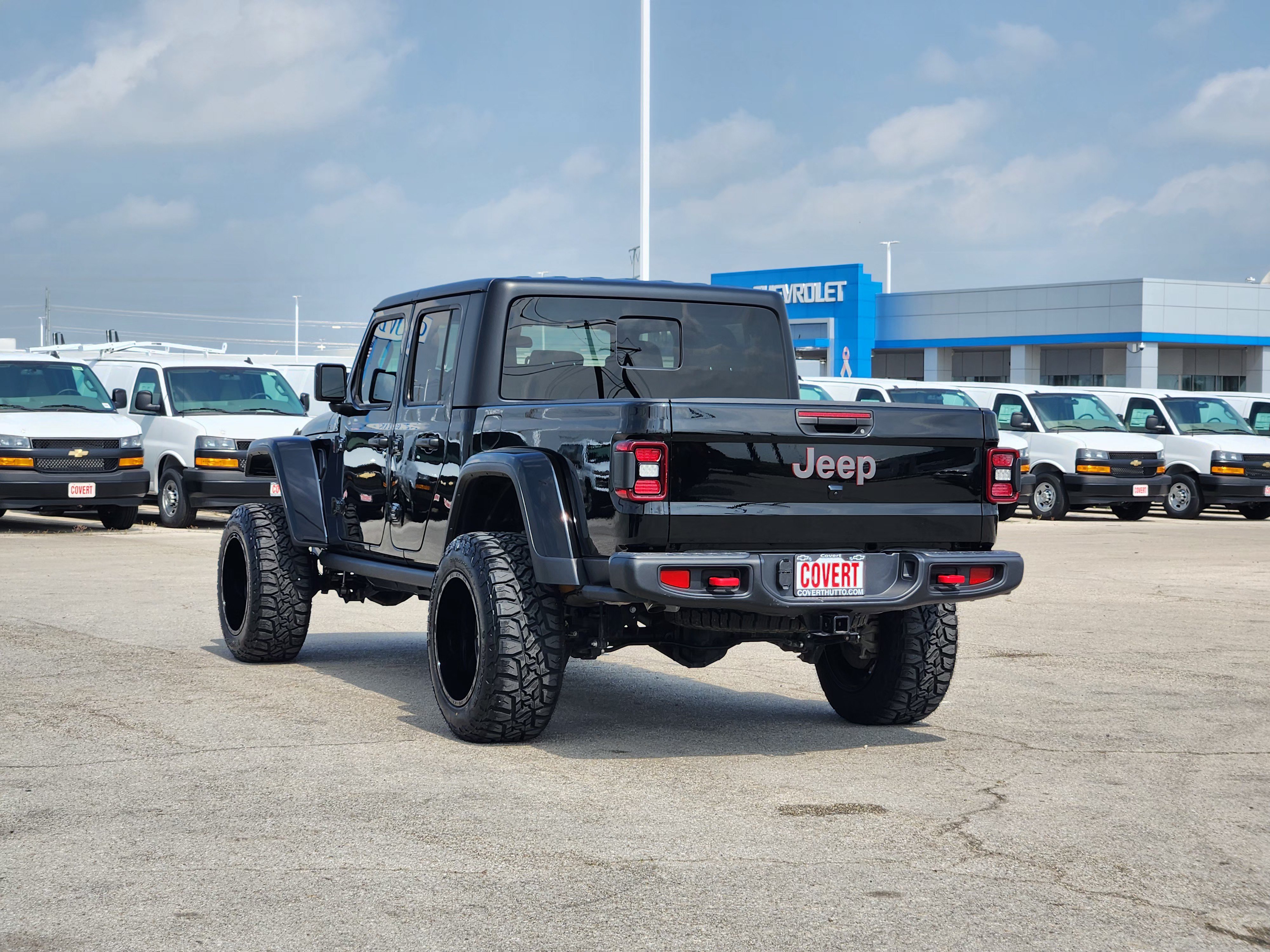 Used 2025 Jeep Gladiator Rubicon AWD/4WD image 5