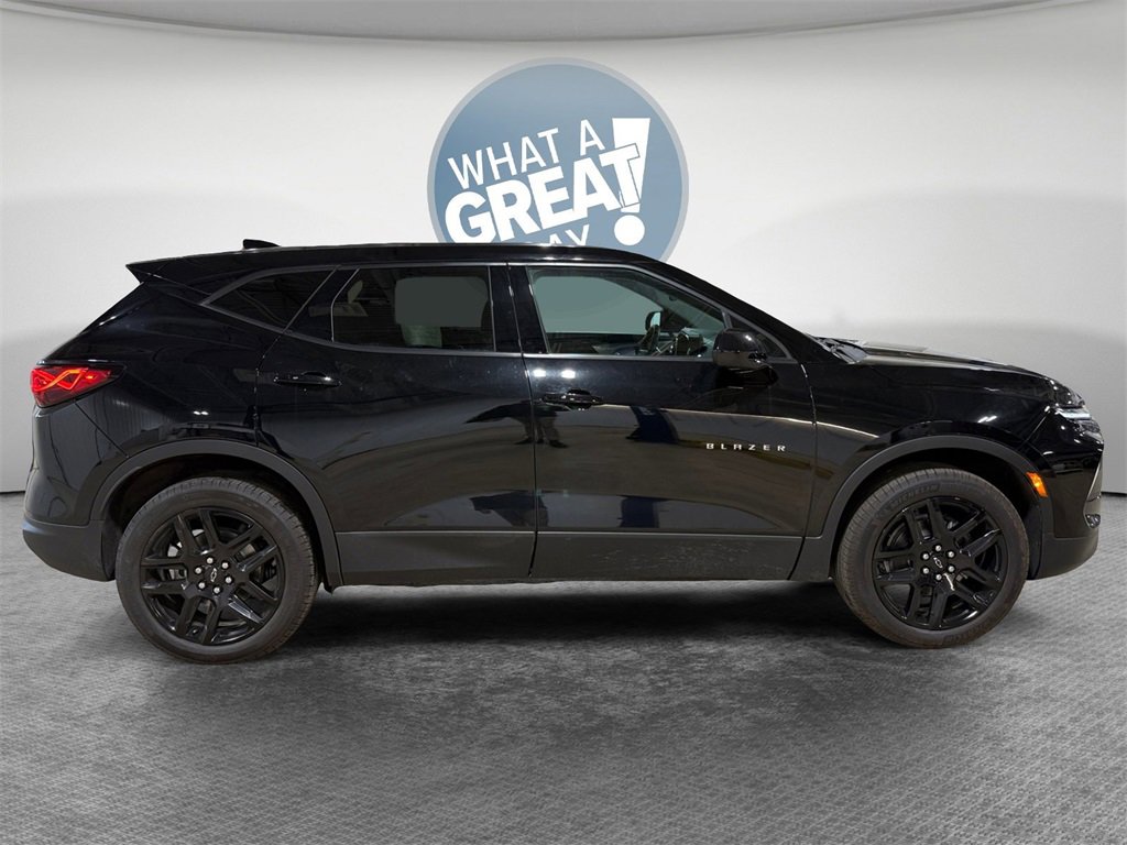 Used 2023 Chevrolet Blazer LT w/ Driver Confidence Package image 2