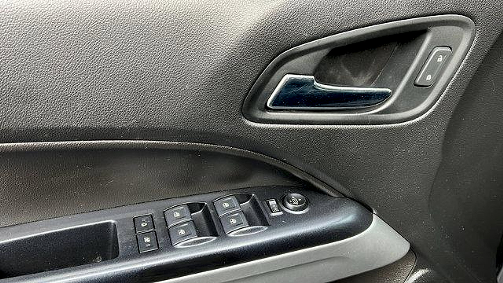 Used 2021 Chevrolet Colorado ZR2 image 16