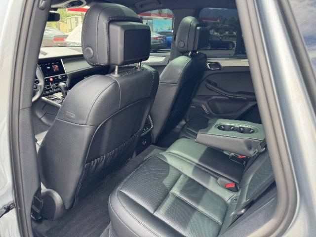 Used 2024 Porsche Macan Turbo AWD/4WD image 13