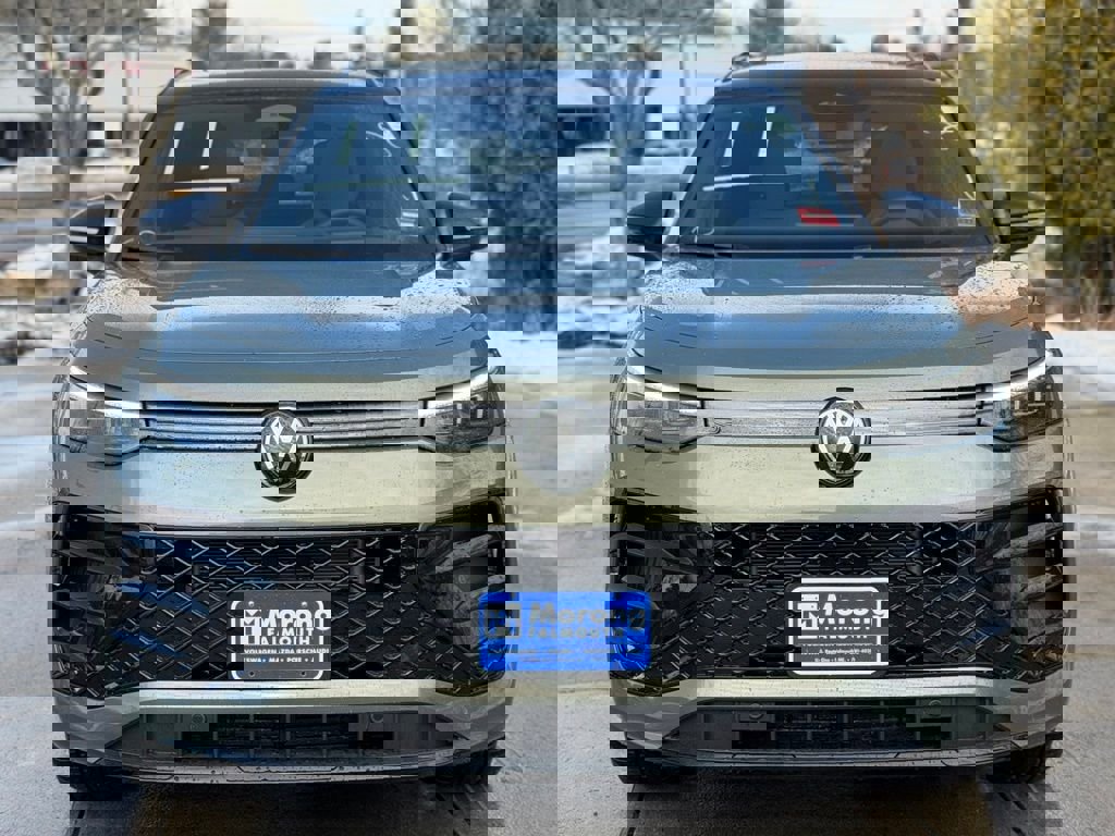 New 2026 Volkswagen Tiguan SE R-Line image 3