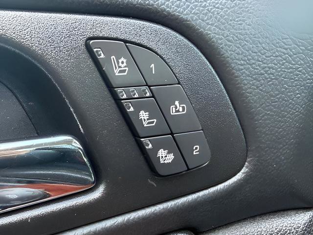 Used 2013 Chevrolet Avalanche LTZ image 18