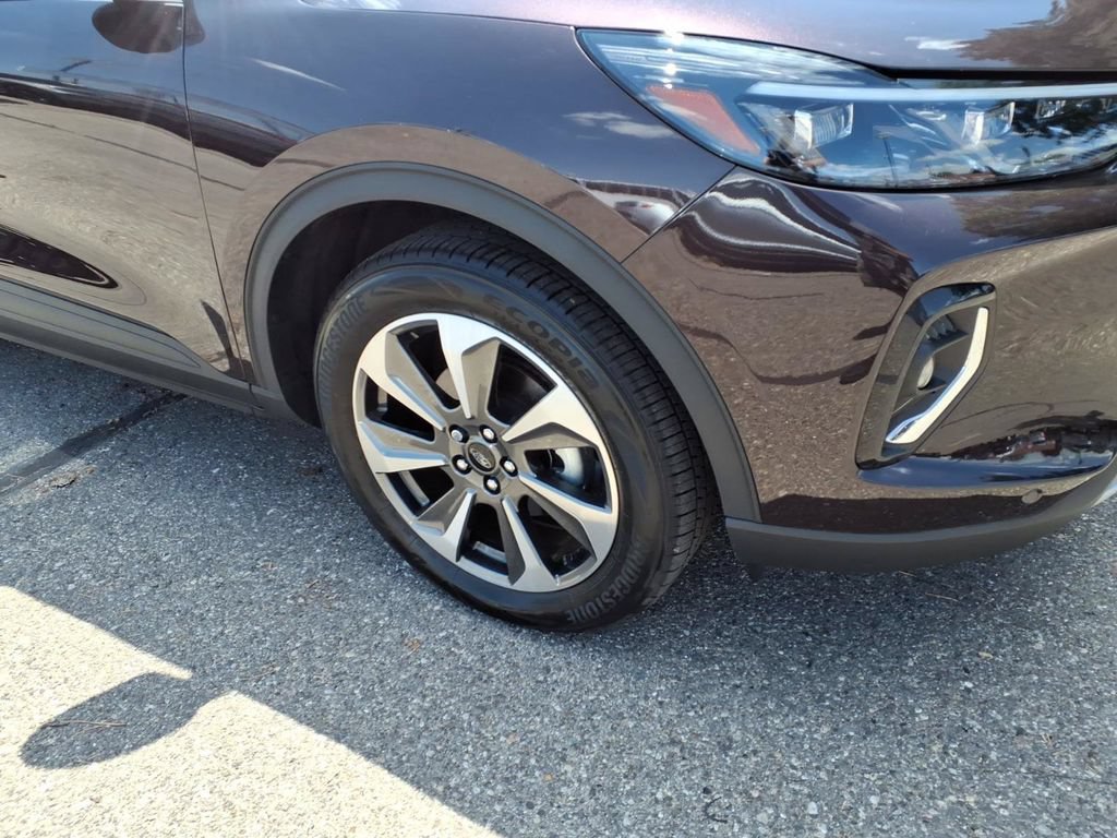 Certified 2023 Ford Escape Platinum AWD/4WD image 4