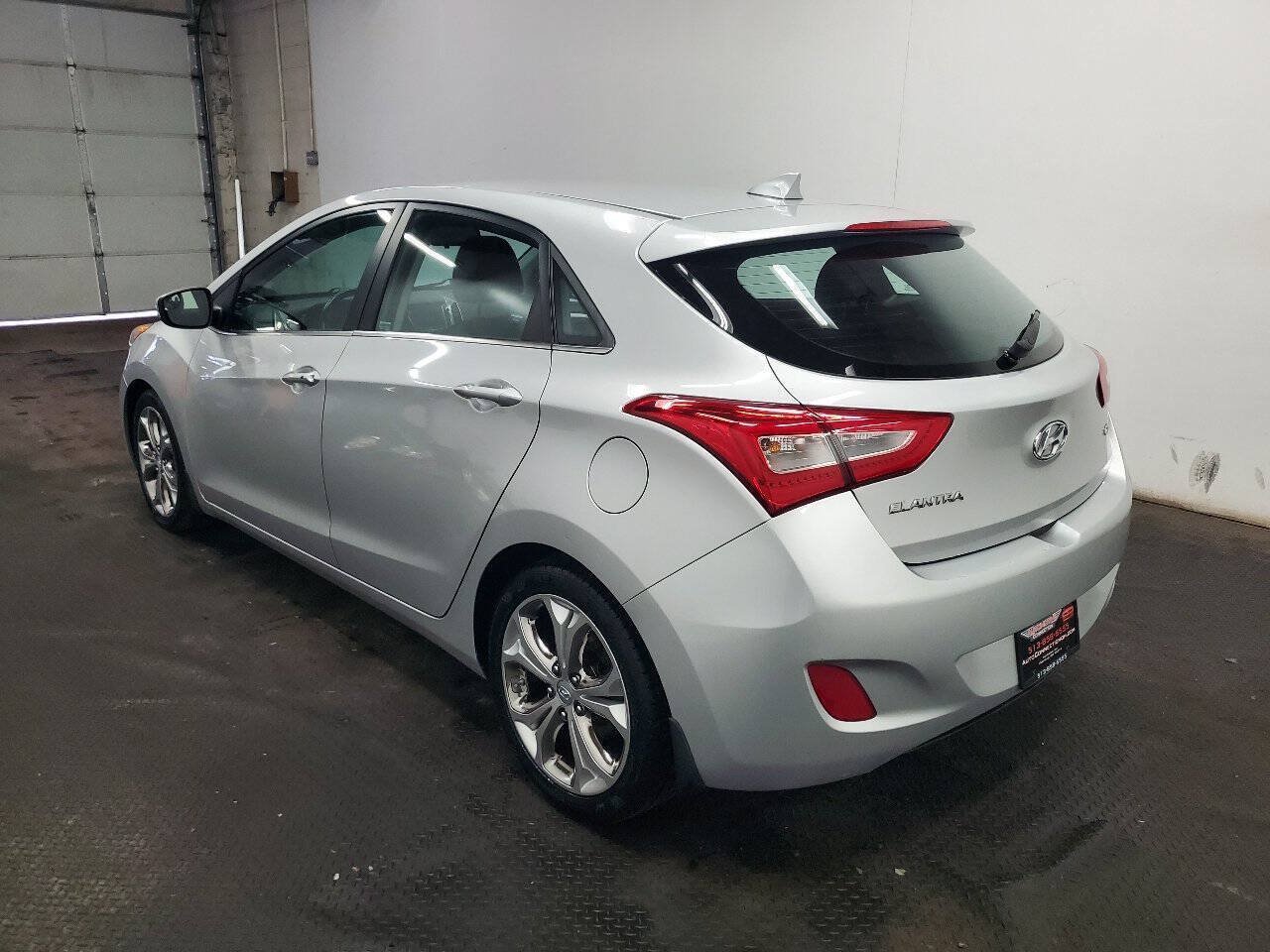 Used 2014 Hyundai Elantra GT w/ Option Group 02 FWD image 5