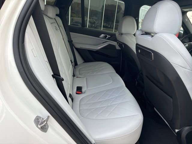 Used 2025 BMW X5 sDrive40i w/ Premium Package RWD image 9