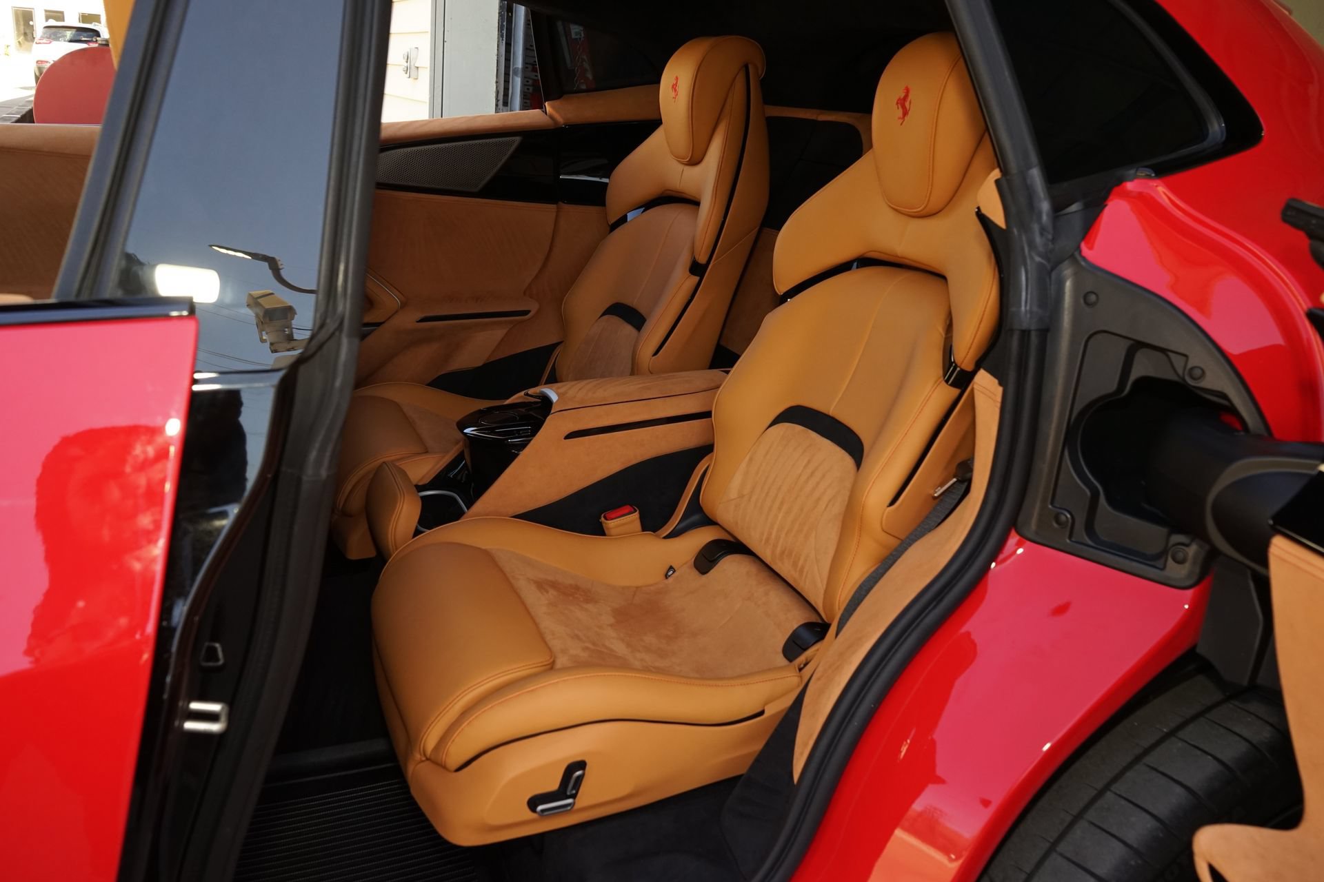 Used 2025 Ferrari Purosangue AWD/4WD image 20
