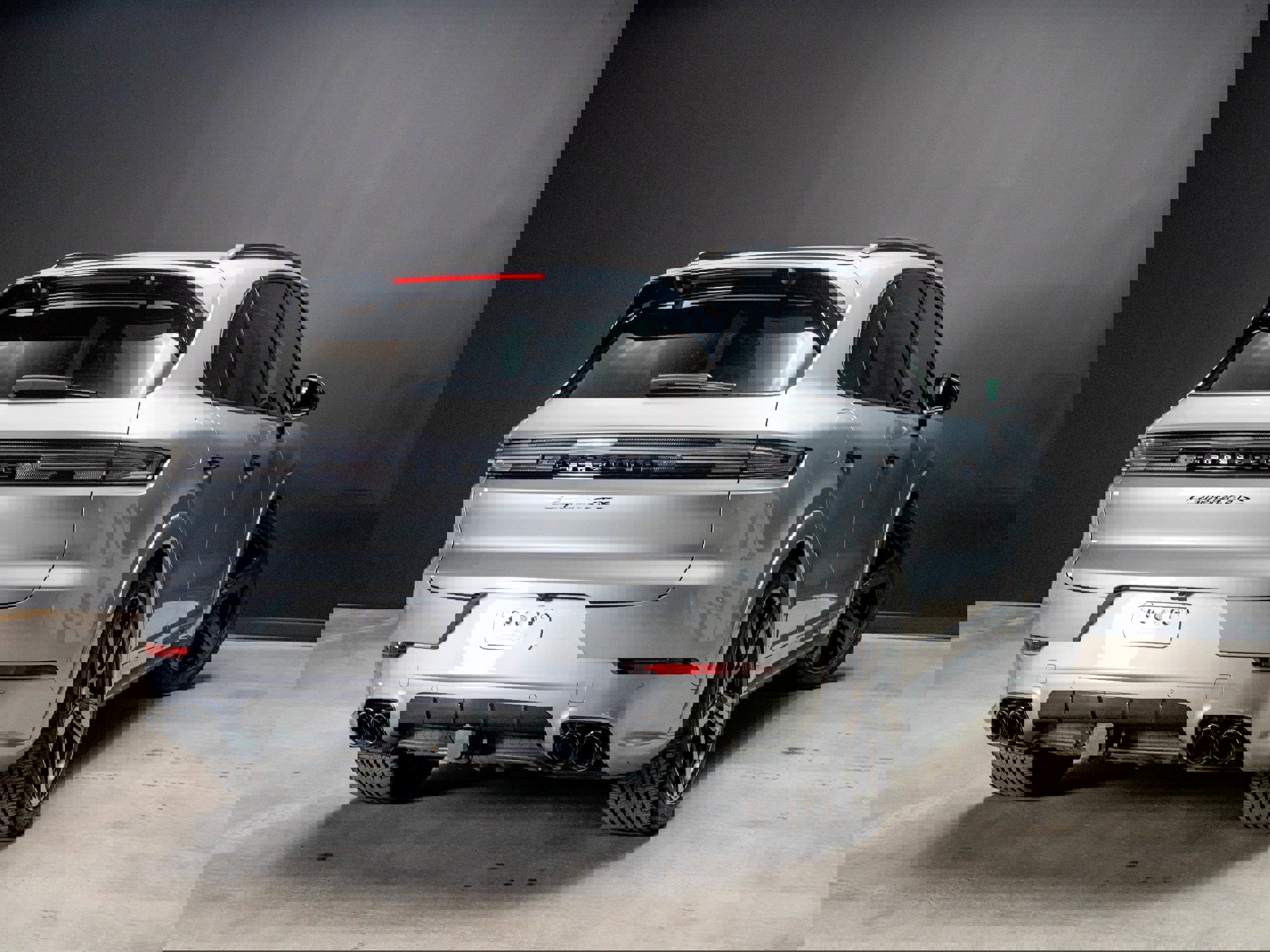 Certified 2025 Porsche Cayenne GTS image 7