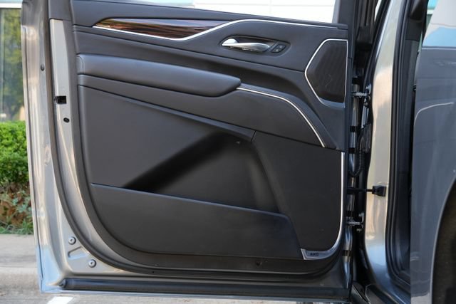 Used 2021 Cadillac Escalade ESV Premium Luxury w/ Performance Package AWD/4WD image 44