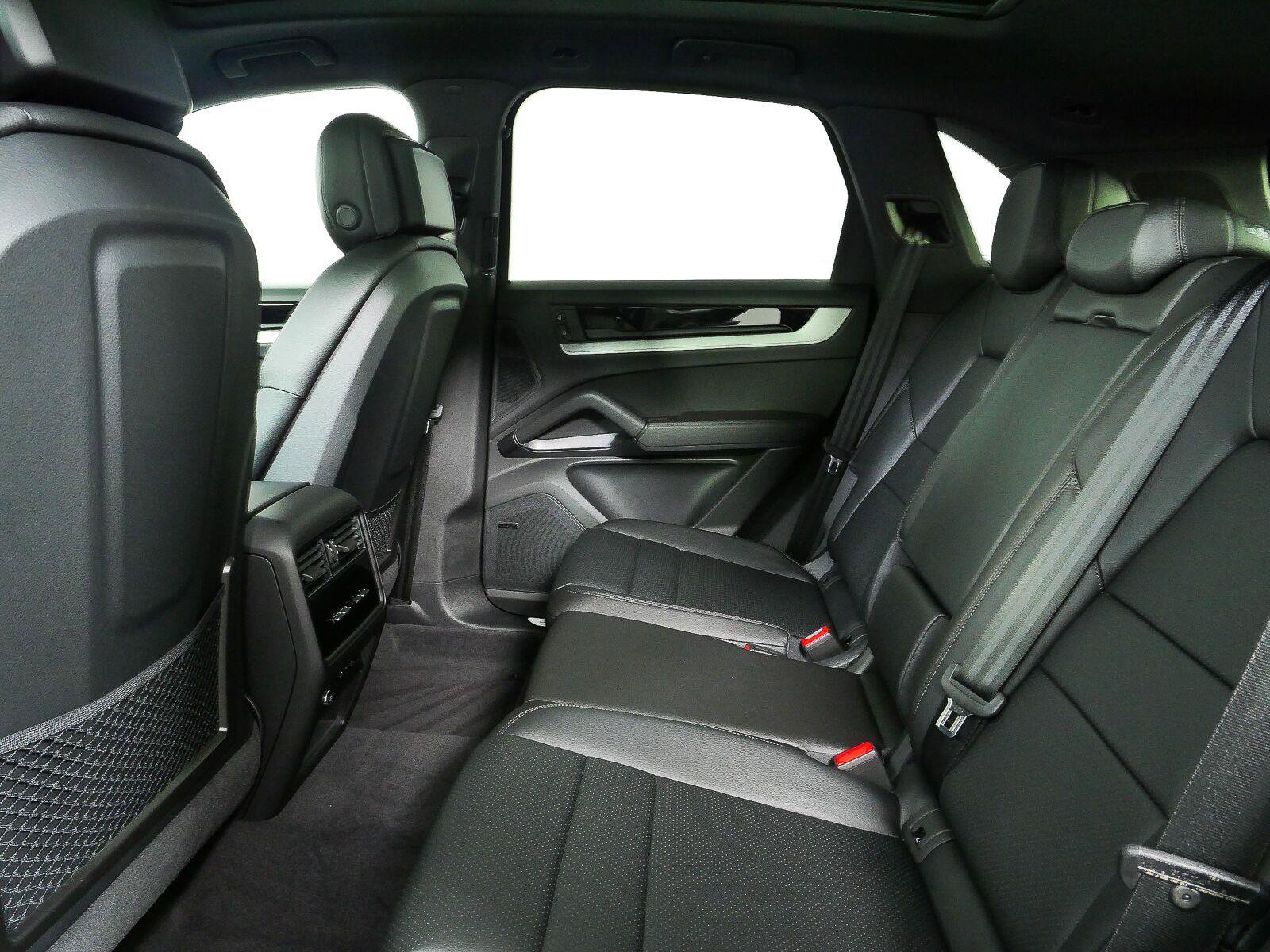 New 2026 Porsche Cayenne AWD/4WD image 21
