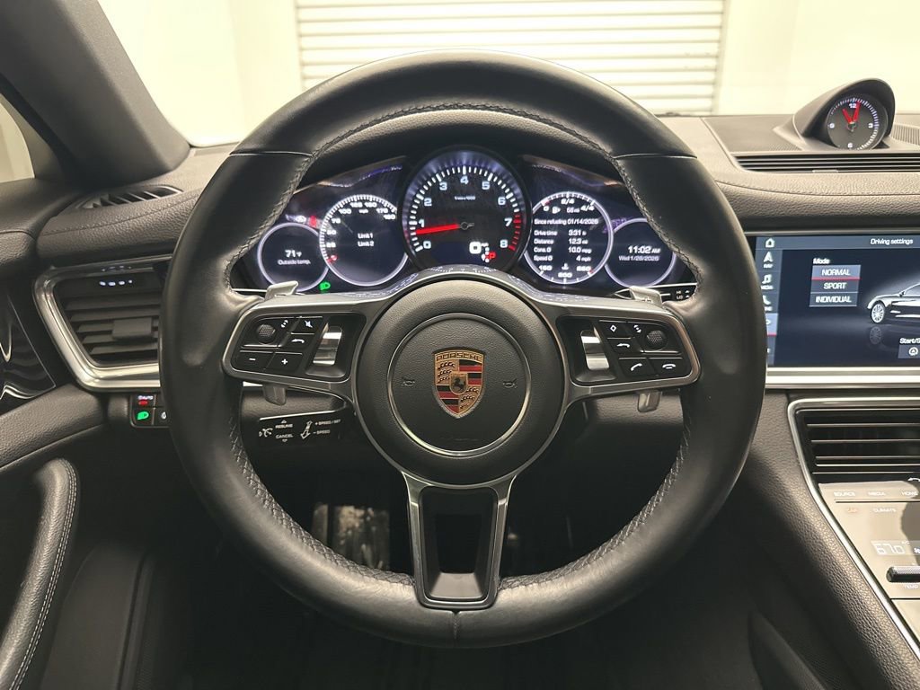 Used 2018 Porsche Panamera 4 image 18