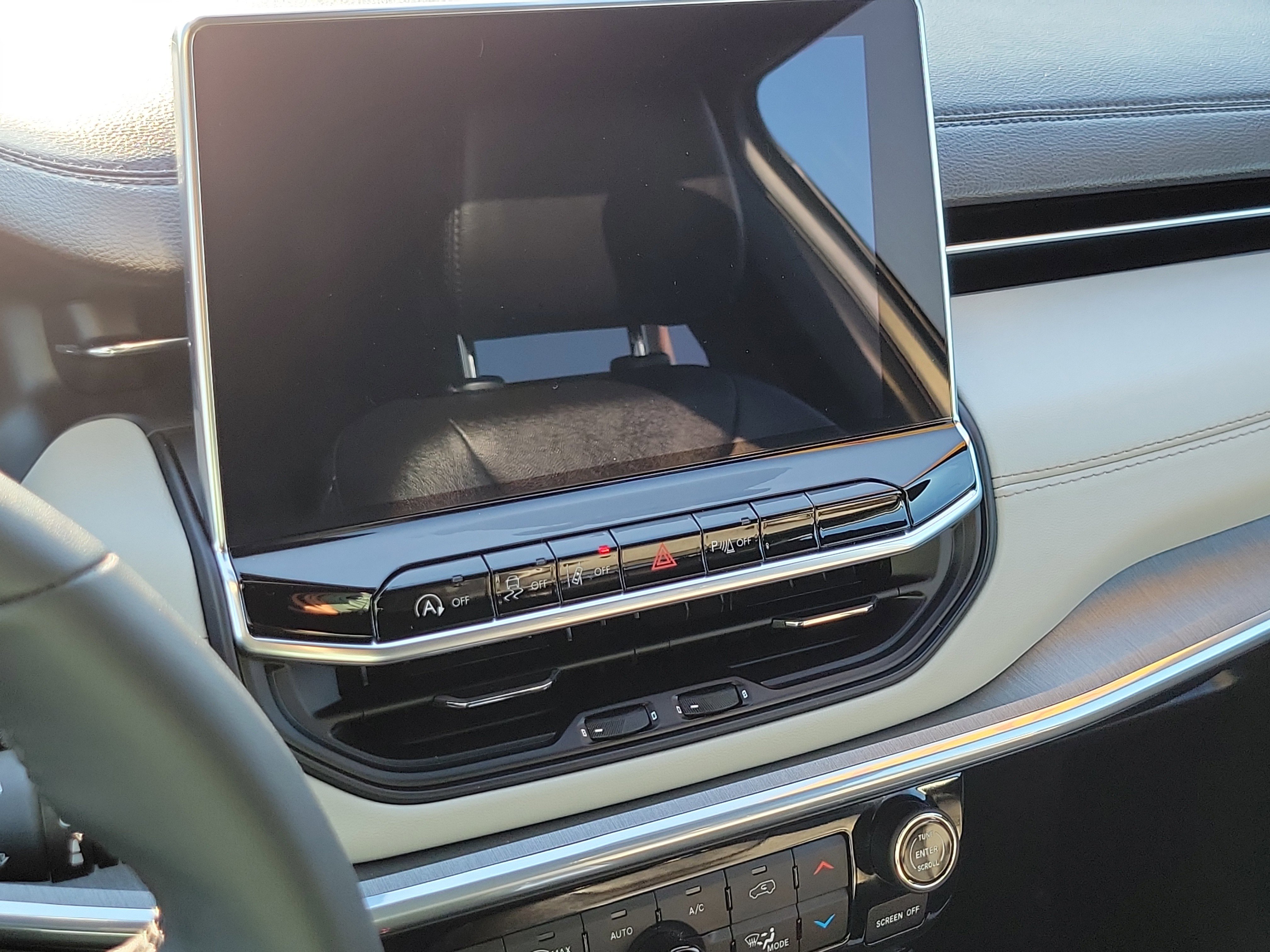 Used 2024 Jeep Compass Limited w/ Sun and Sound Group image 14