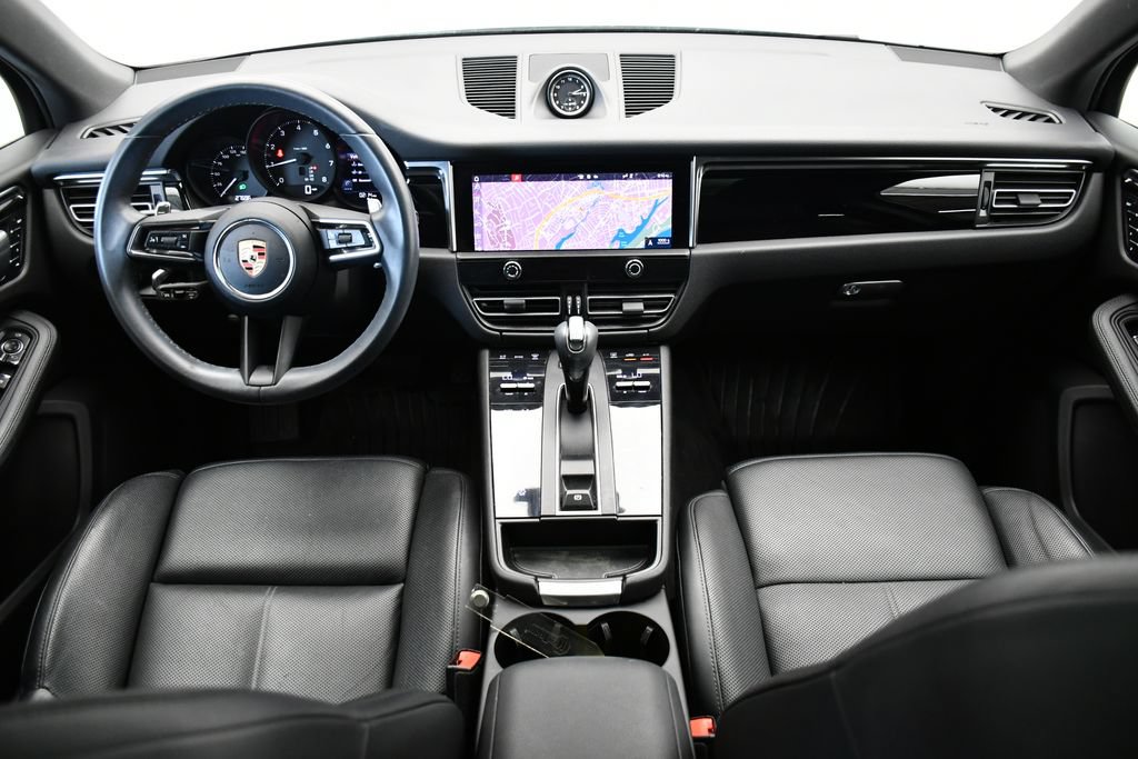 Certified 2023 Porsche Macan AWD/4WD image 30