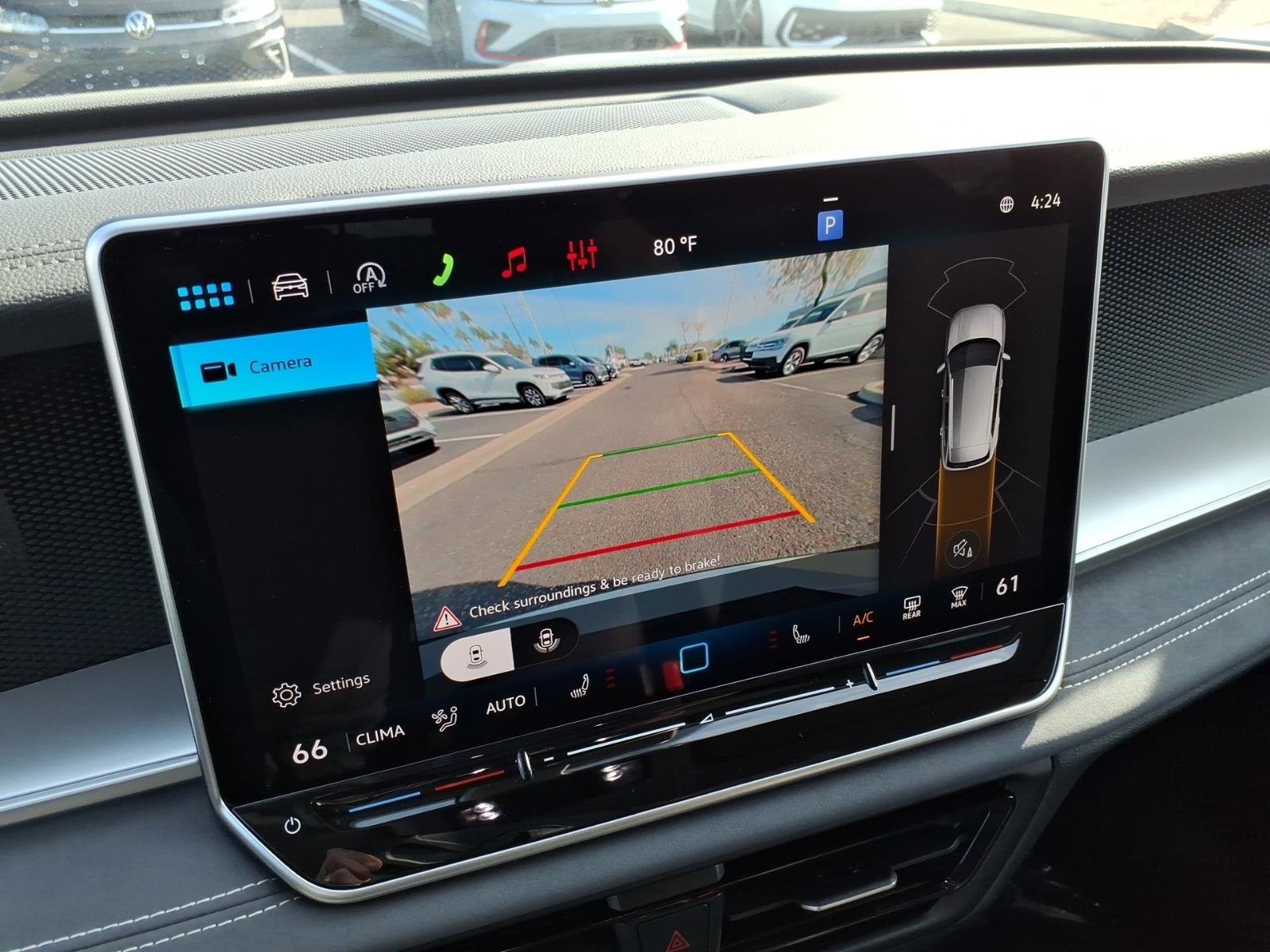 New 2026 Volkswagen Tiguan SE FWD image 17