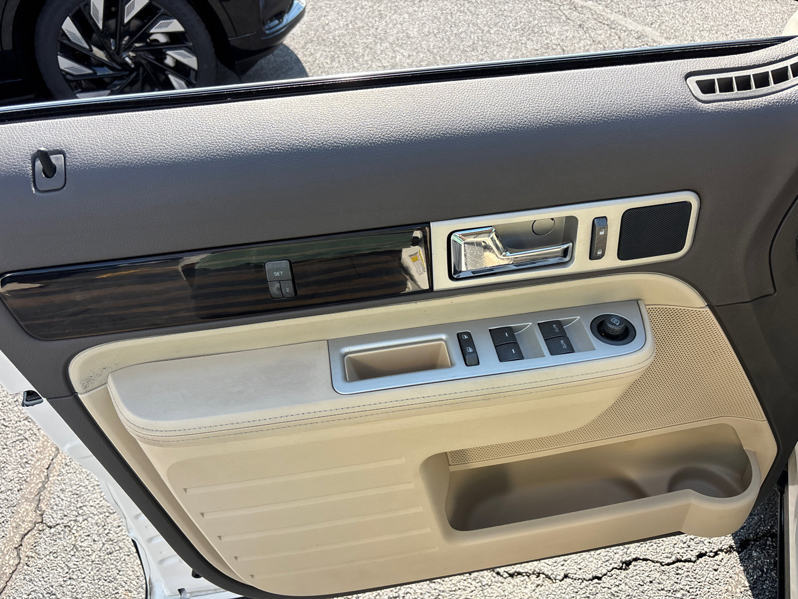 Used 2008 Lincoln MKX 2WD image 11