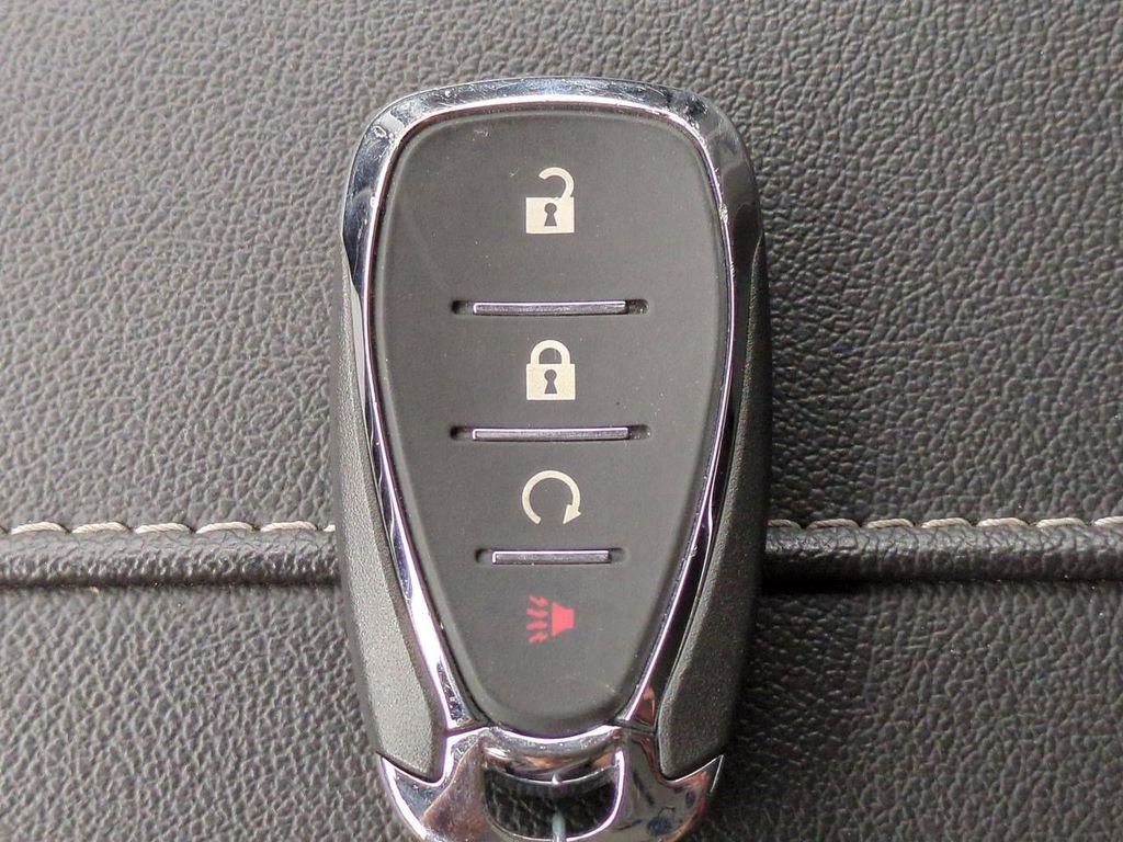 Used 2025 Chevrolet Blazer LT image 30