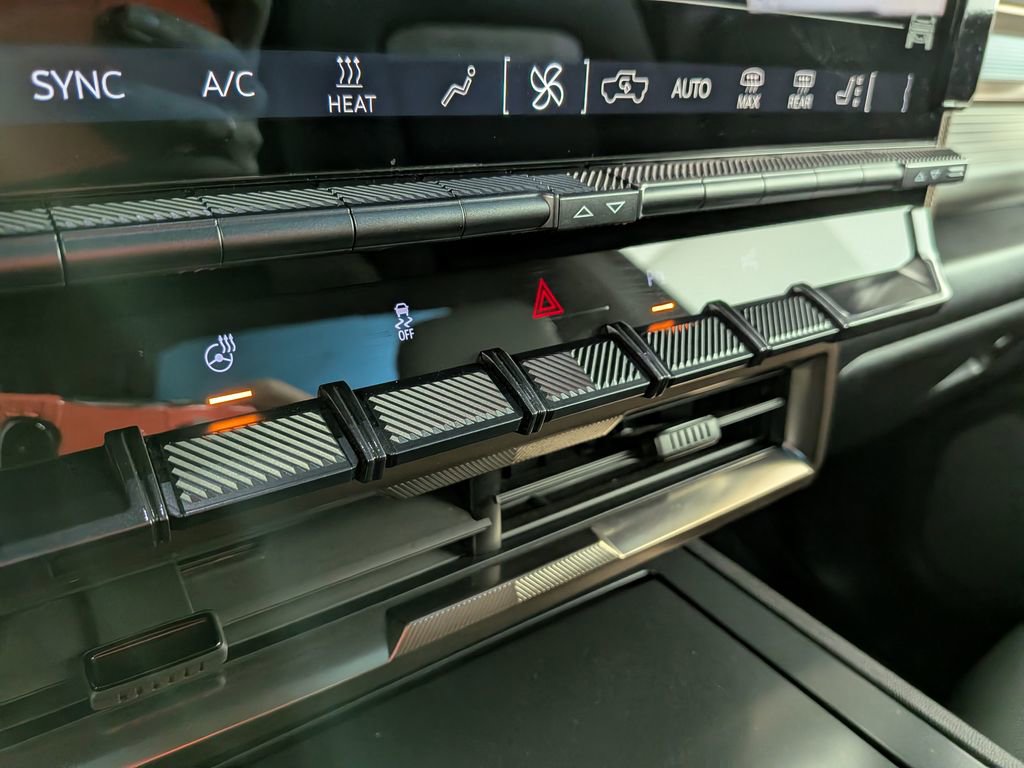 Certified 2025 GMC Hummer EV 3X image 28