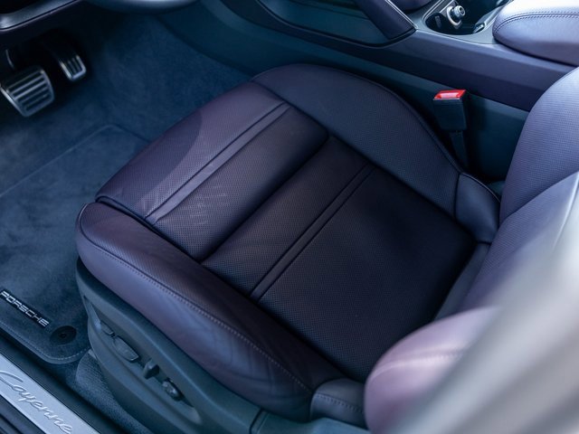 Used 2025 Porsche Cayenne S image 41