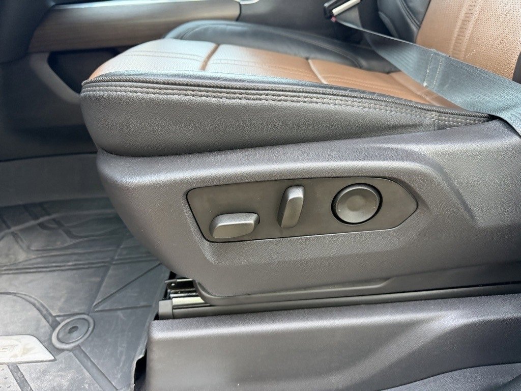 Used 2025 Chevrolet Silverado 1500 High Country w/ Technology Package image 14