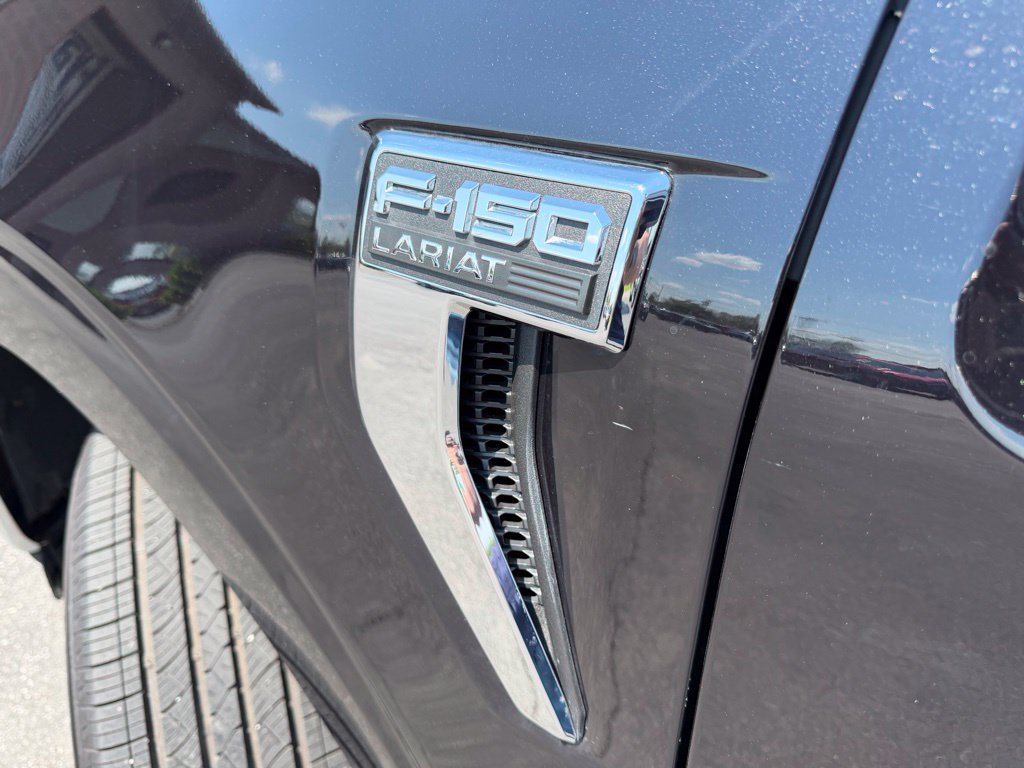 Used 2021 Ford F150 Lariat w/ FX4 Off-Road Package AWD/4WD image 11