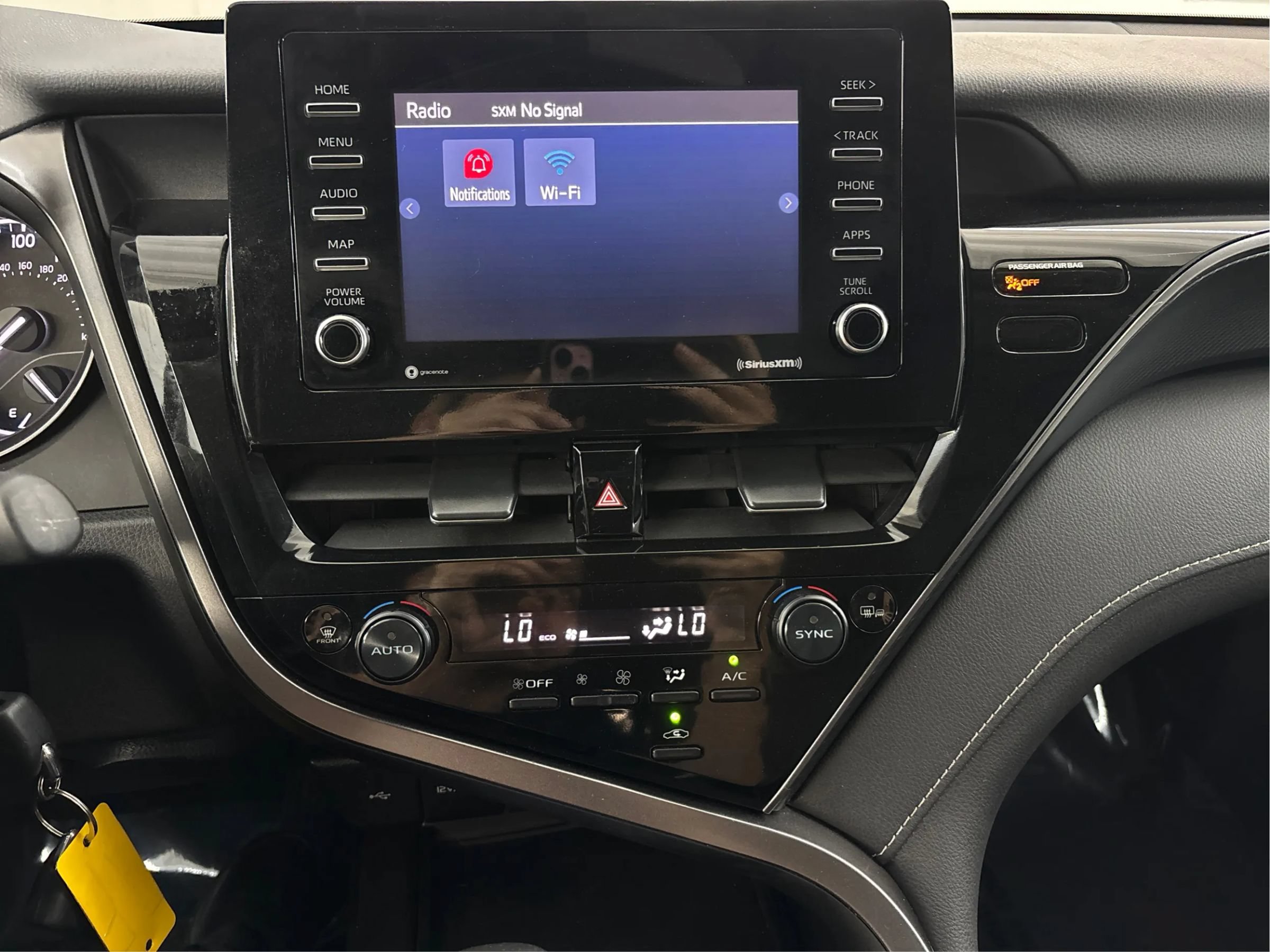 Used 2024 Toyota Camry SE FWD image 19