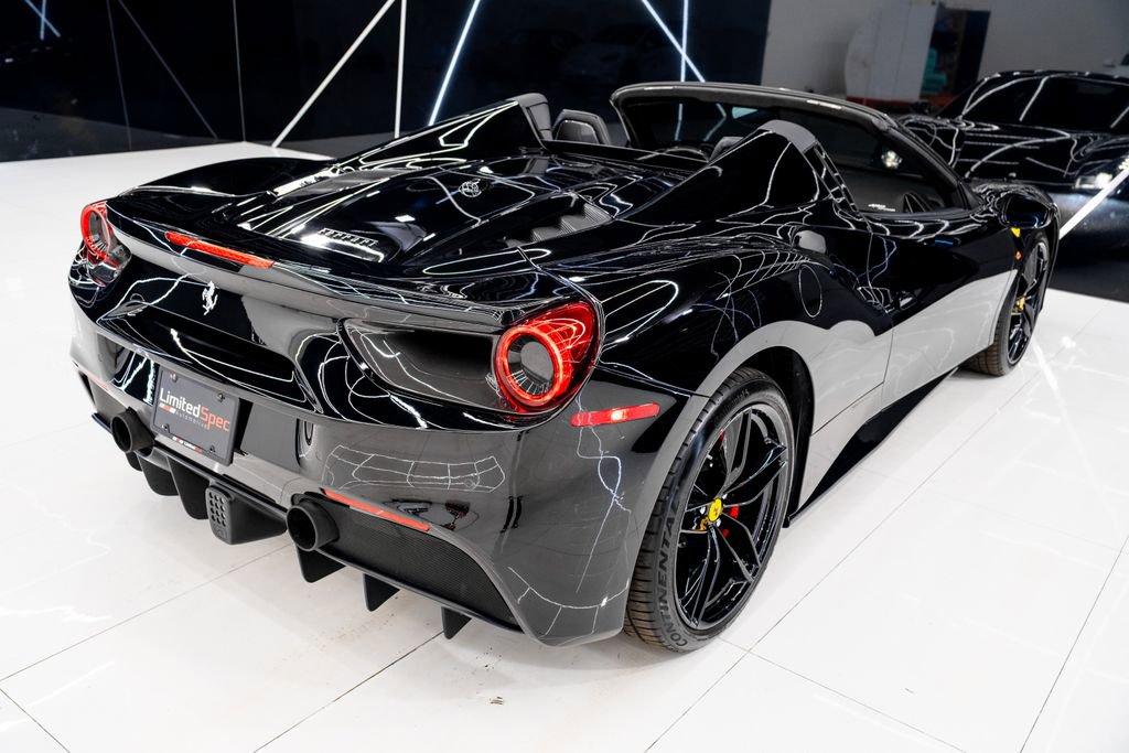 Used 2019 Ferrari 488 Spider image 18