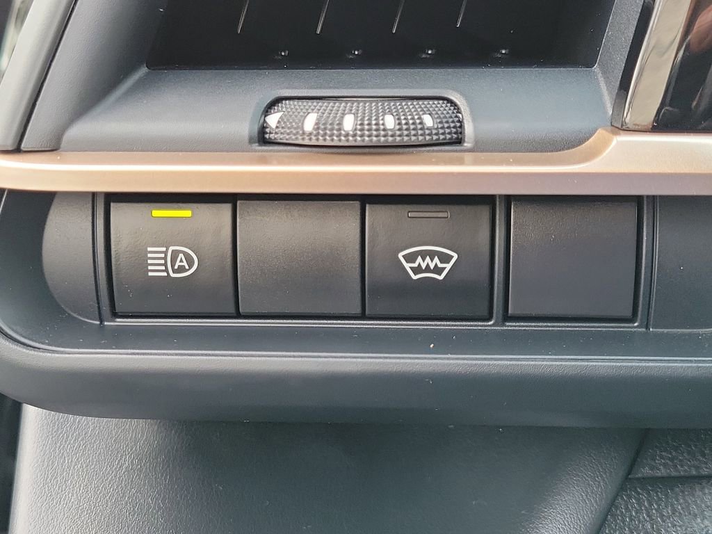 Used 2023 Toyota Crown XLE image 23