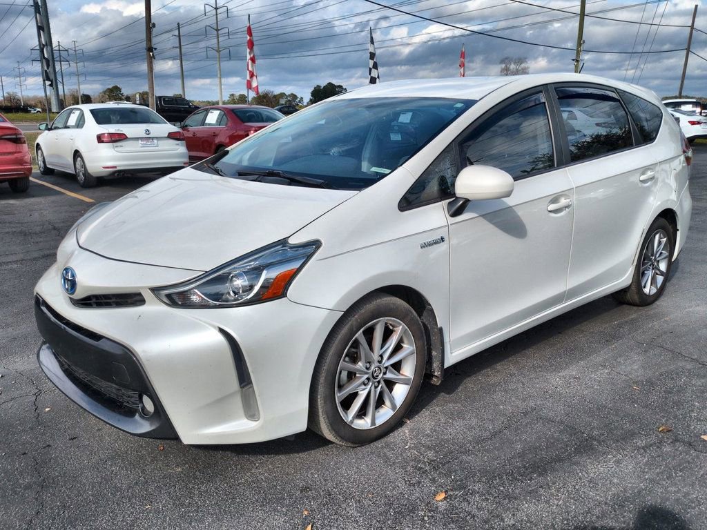 Used 2017 Toyota Prius V image 1
