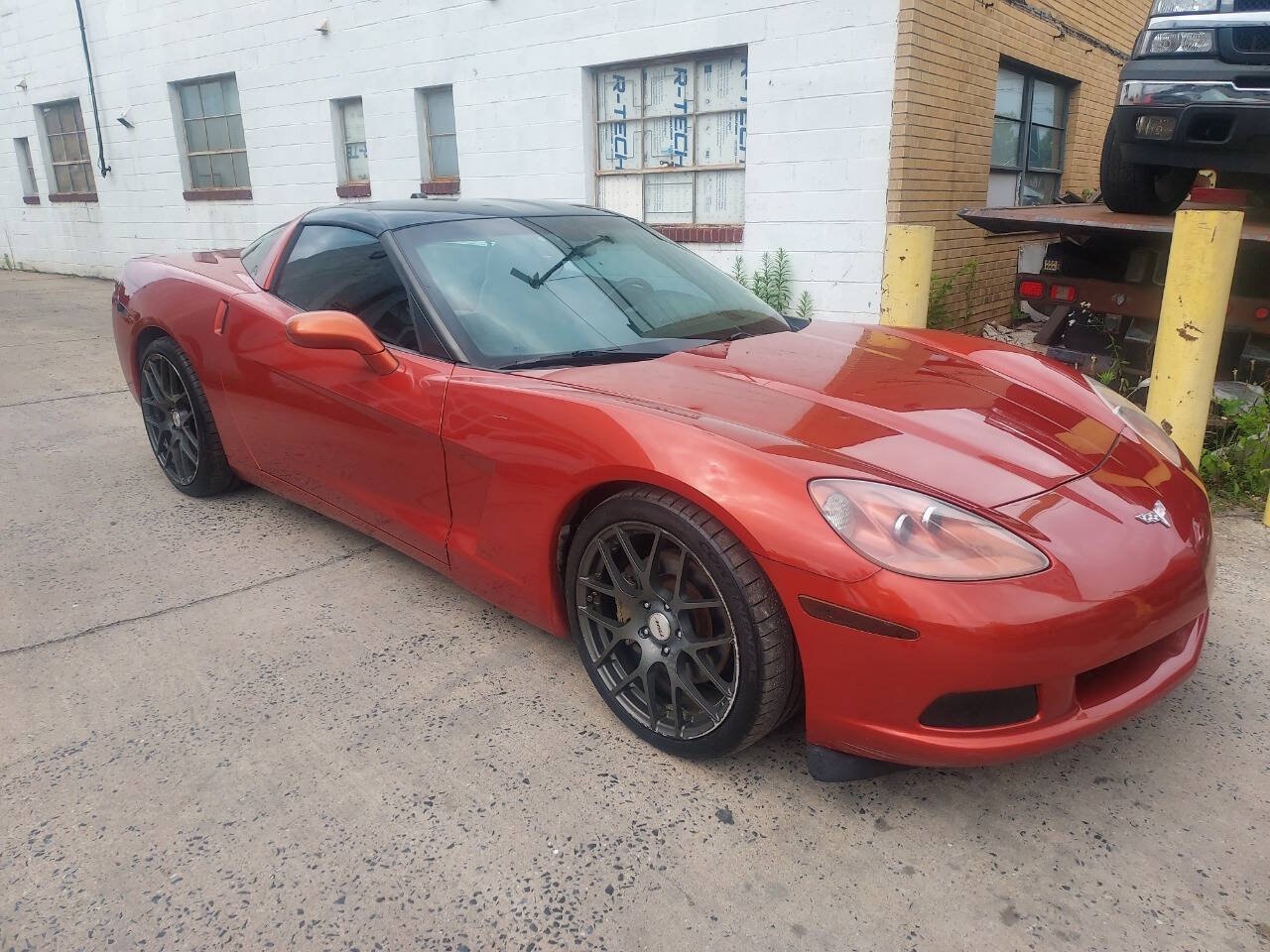 Used 2005 Chevrolet Corvette Coupe w/ Preferred Equipment Group RWD image 1