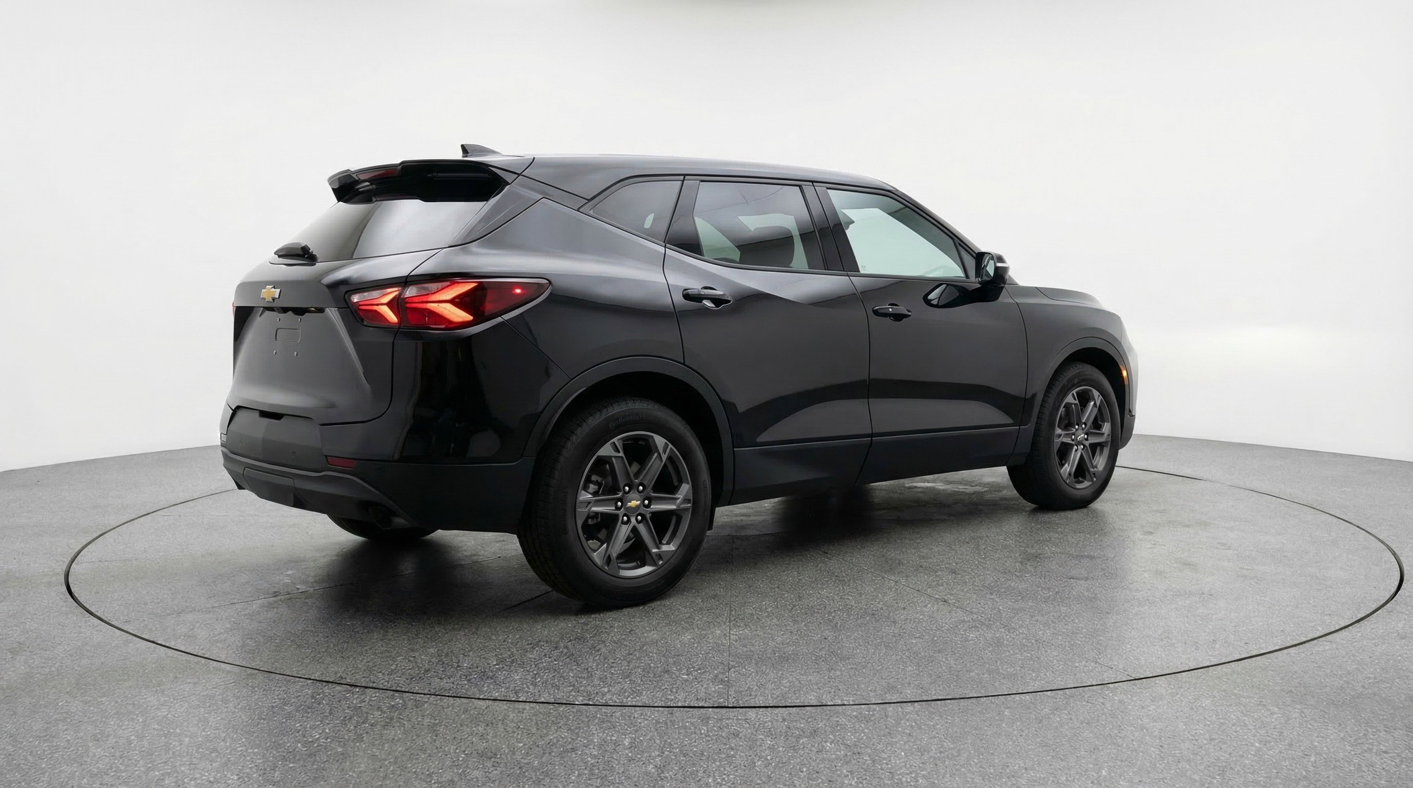 Used 2025 Chevrolet Blazer LT FWD image 9