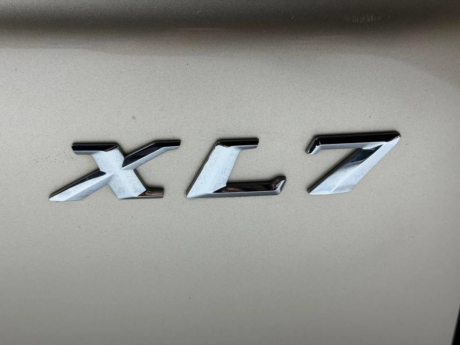 Used 2008 Suzuki XL7 2WD w/ 3rd Row image 10