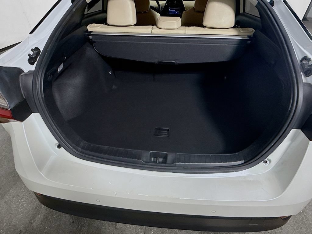Certified 2022 Toyota Prius XLE FWD image 25