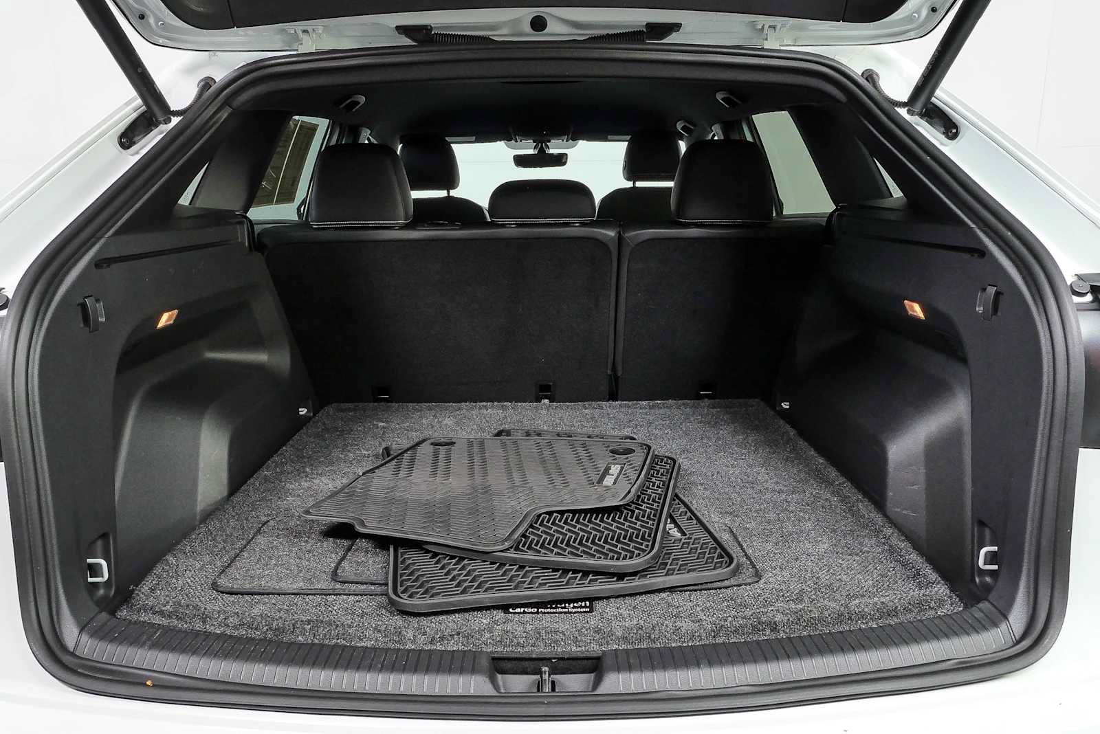 Certified 2023 Volkswagen Atlas Cross Sport SE FWD image 28