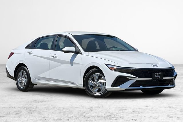 New 2026 Hyundai Elantra SE FWD image 1