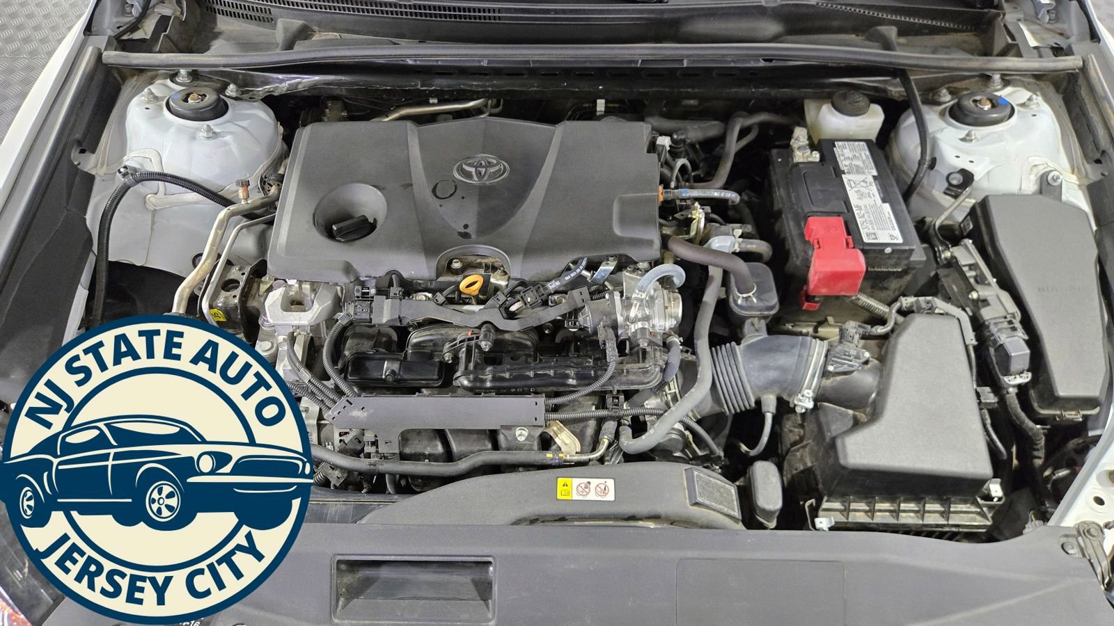 Used 2024 Toyota Camry SE image 32