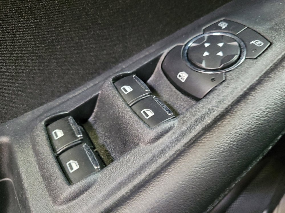 Used 2018 Ford Edge SE image 27