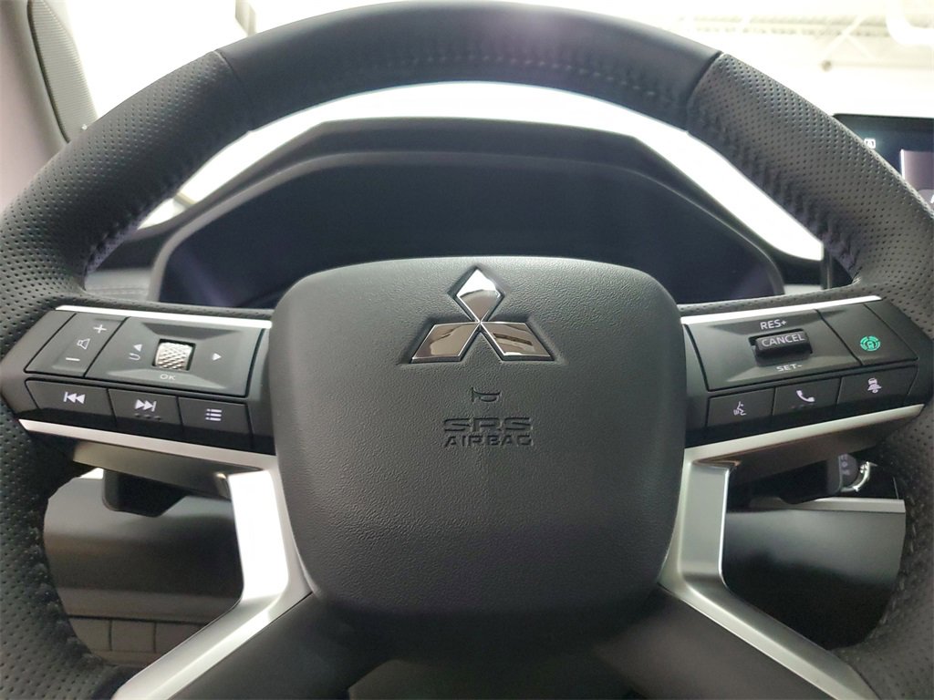 New 2025 Mitsubishi Outlander SEL image 24