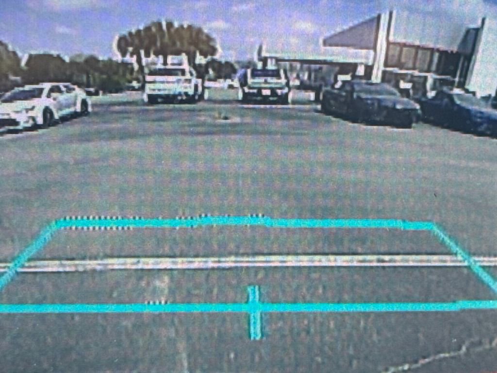 Used 2022 Toyota RAV4 XLE image 28