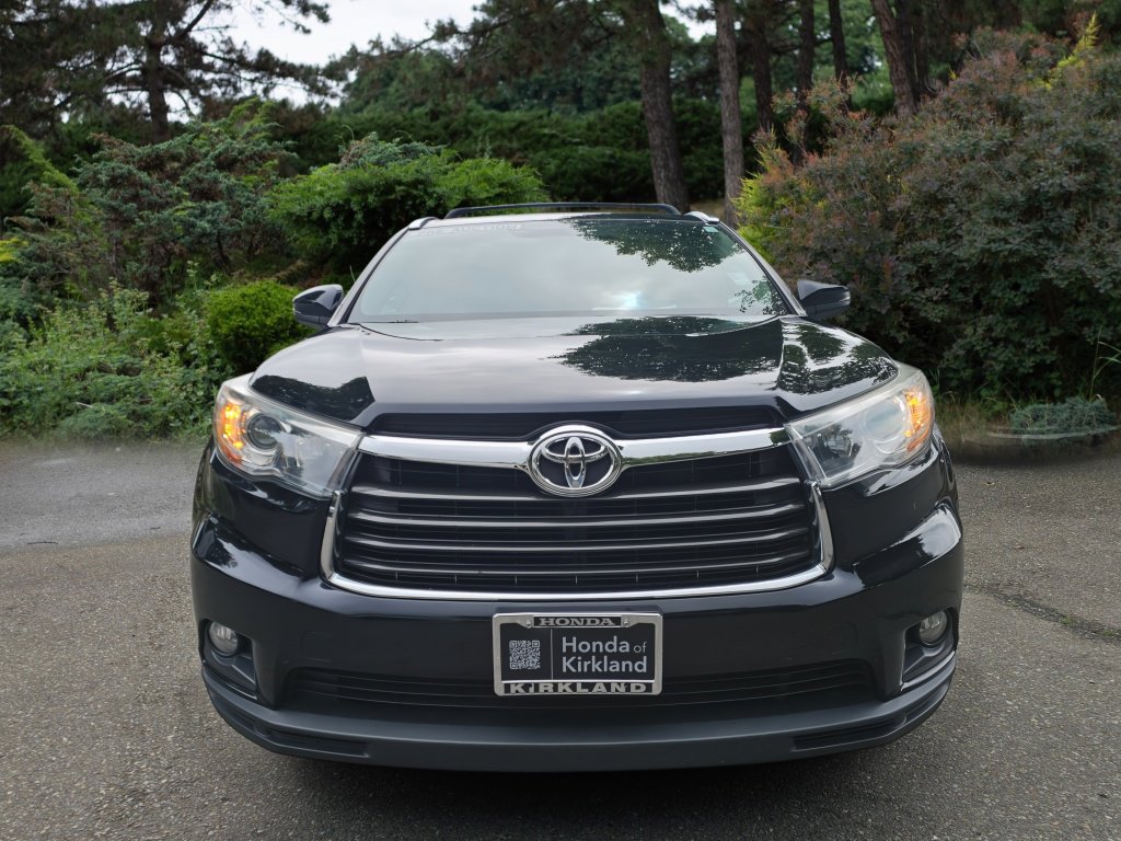 Used 2015 Toyota Highlander XLE AWD/4WD image 2
