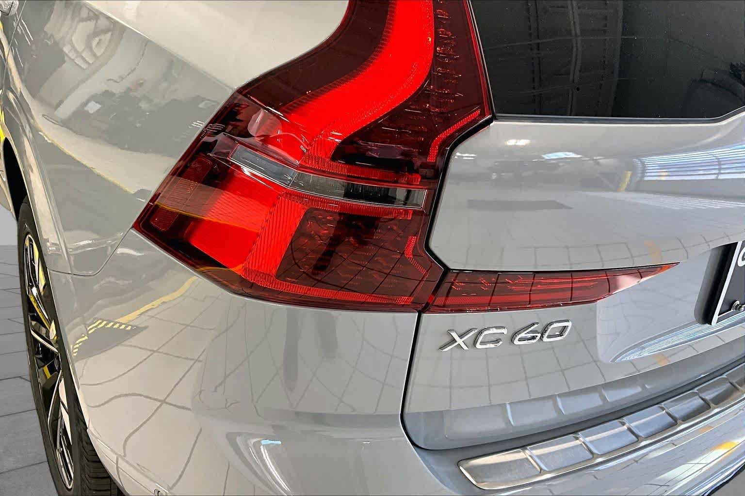 New 2026 Volvo XC60 T8 Plus w/ Protection Package Premier AWD/4WD image 5