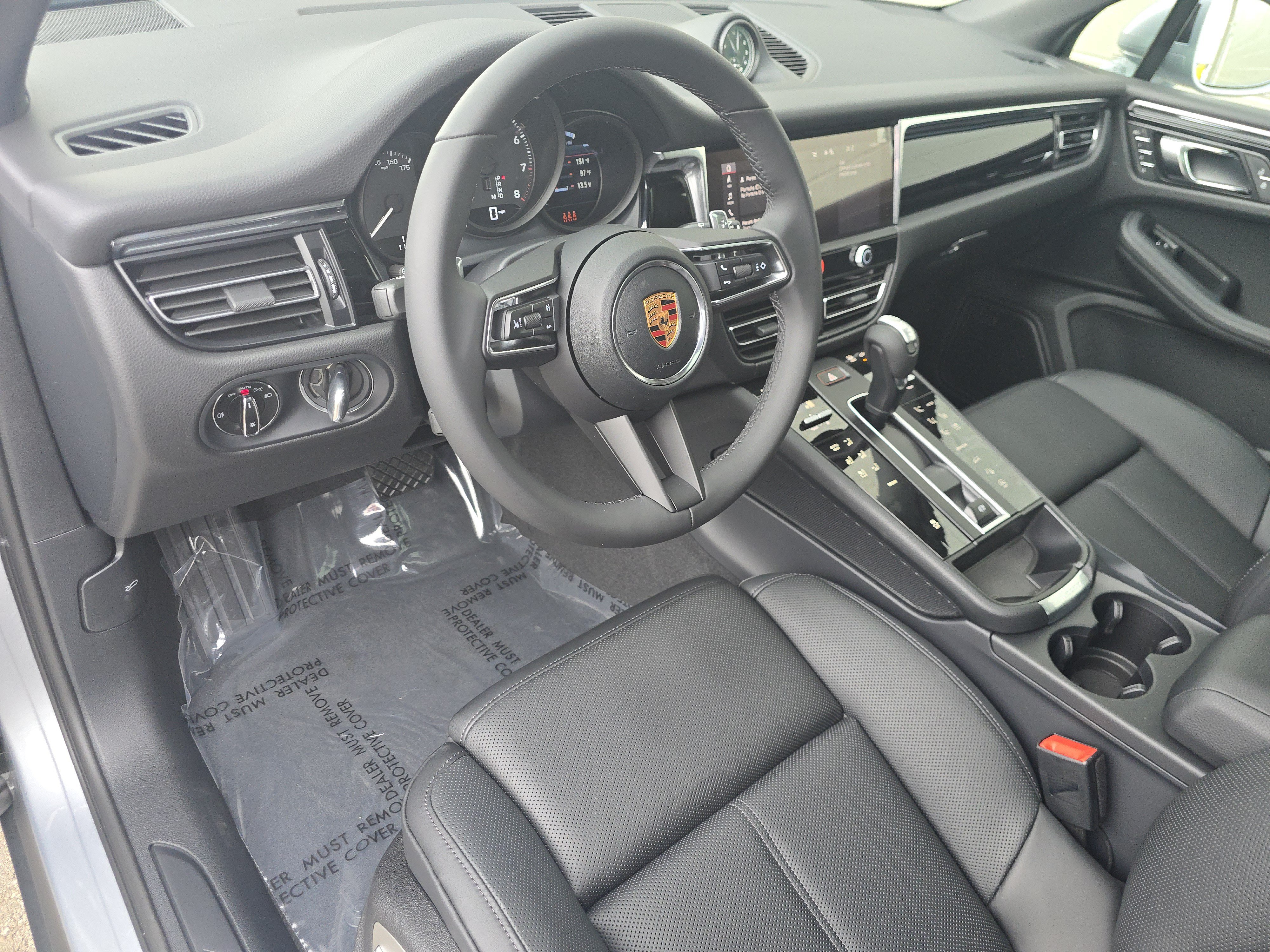 New 2026 Porsche Macan AWD/4WD image 4