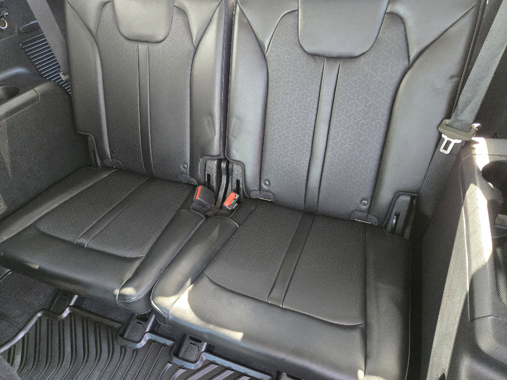 Certified 2023 Kia Sorento SX image 31