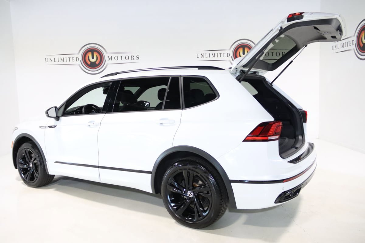 Used 2023 Volkswagen Tiguan SE R-Line AWD/4WD image 25