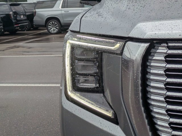 Used 2024 GMC Yukon Denali RWD image 10