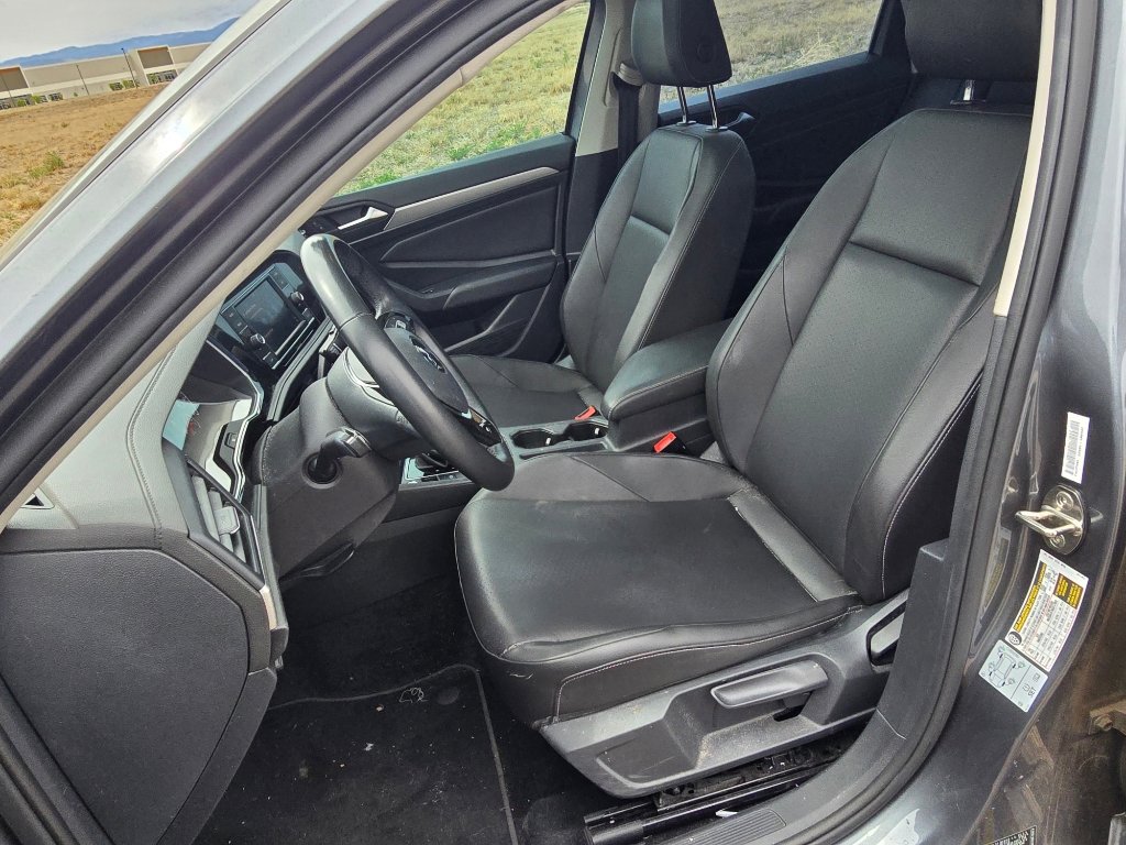 Used 2019 Volkswagen Jetta SE w/ Cold Weather Package image 12