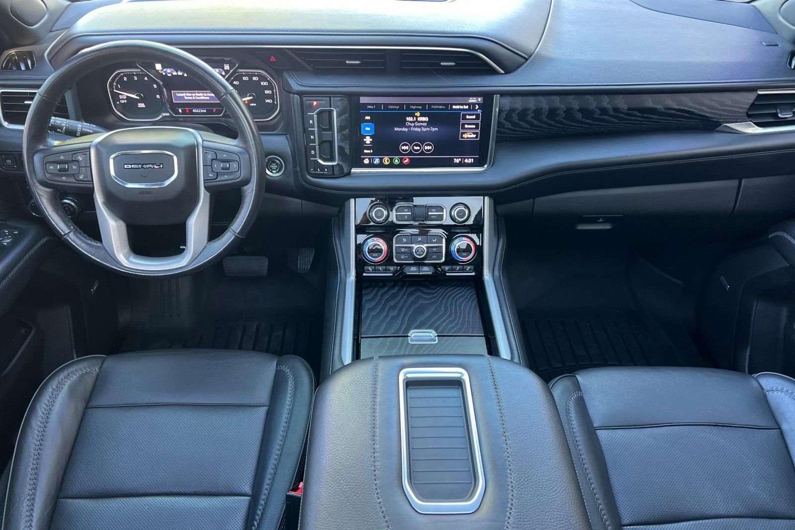 Used 2021 GMC Yukon Denali w/ Denali Premium Package image 13