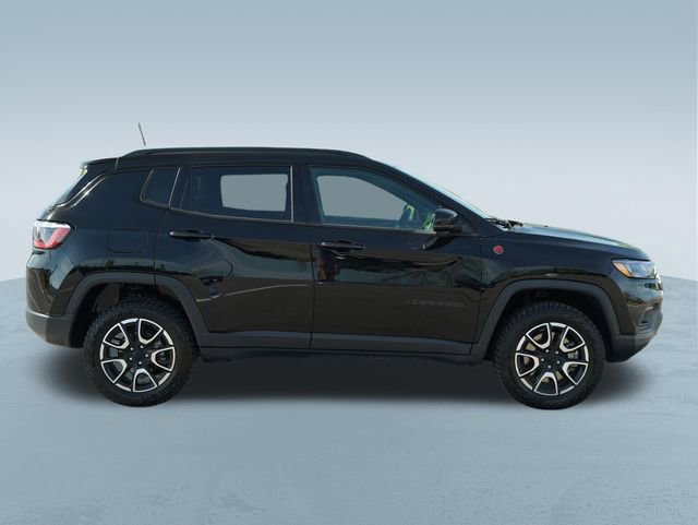 Used 2024 Jeep Compass Trailhawk w/ Trailer Tow Group image 10