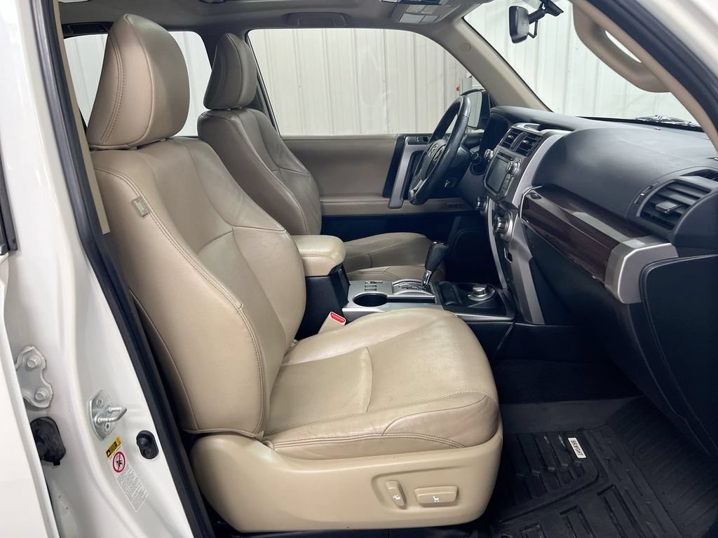 Used 2018 Toyota 4Runner Limited AWD/4WD image 23