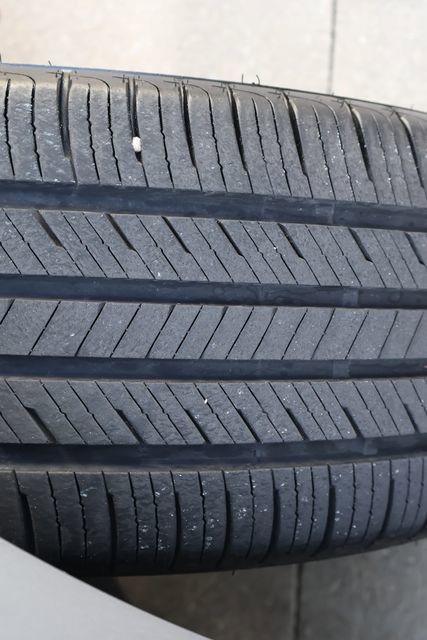 Used 2019 Volvo S60 T5 Momentum w/ Multimedia Package image 9