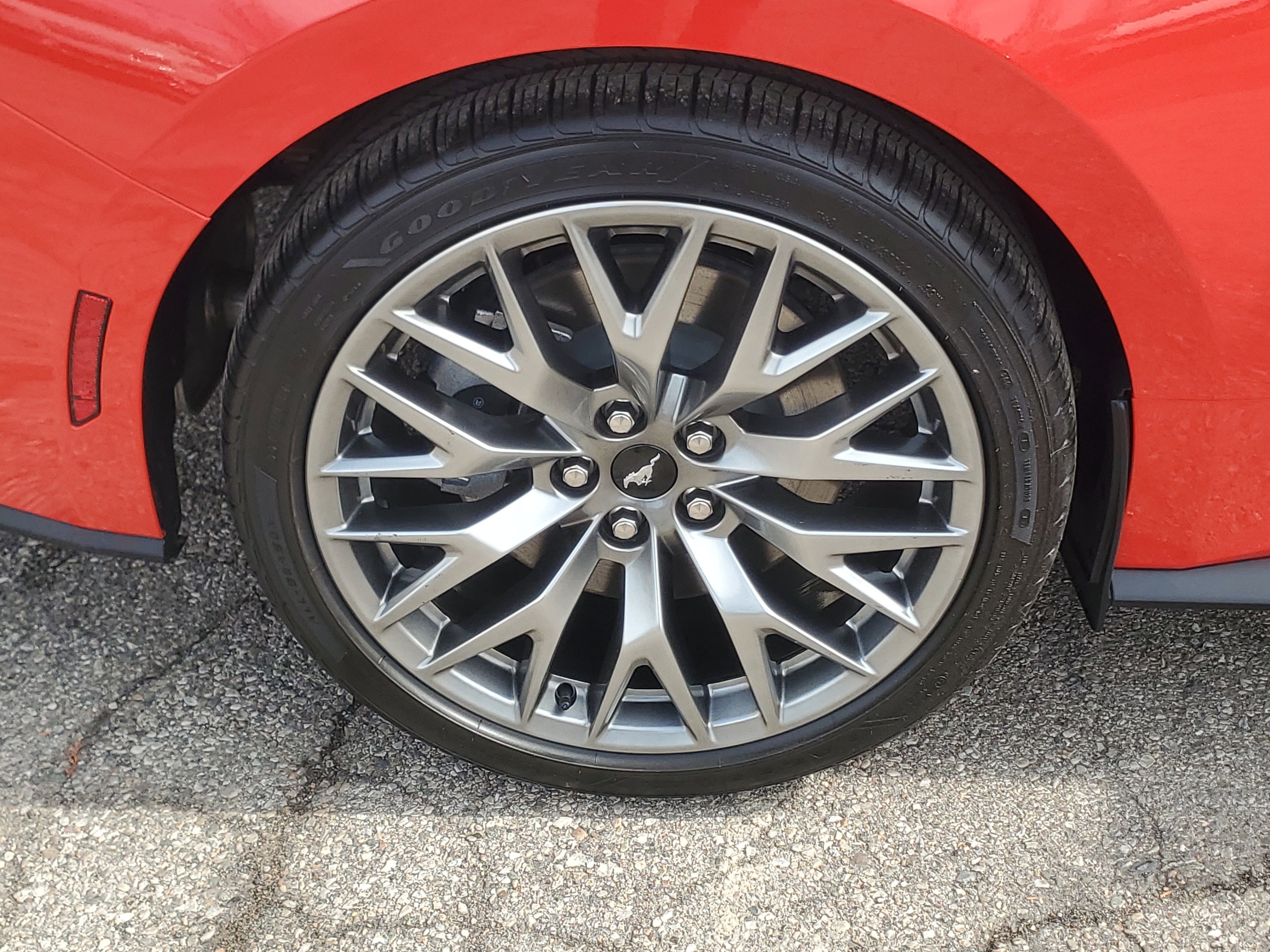 Used 2025 Ford Mustang GT Premium RWD image 7